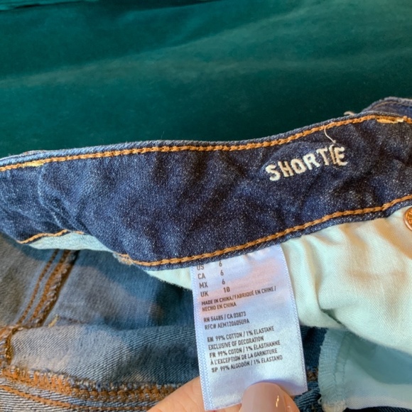 American Eagle Mid-Rise-Shortie Shorts - Picture 3 of 7